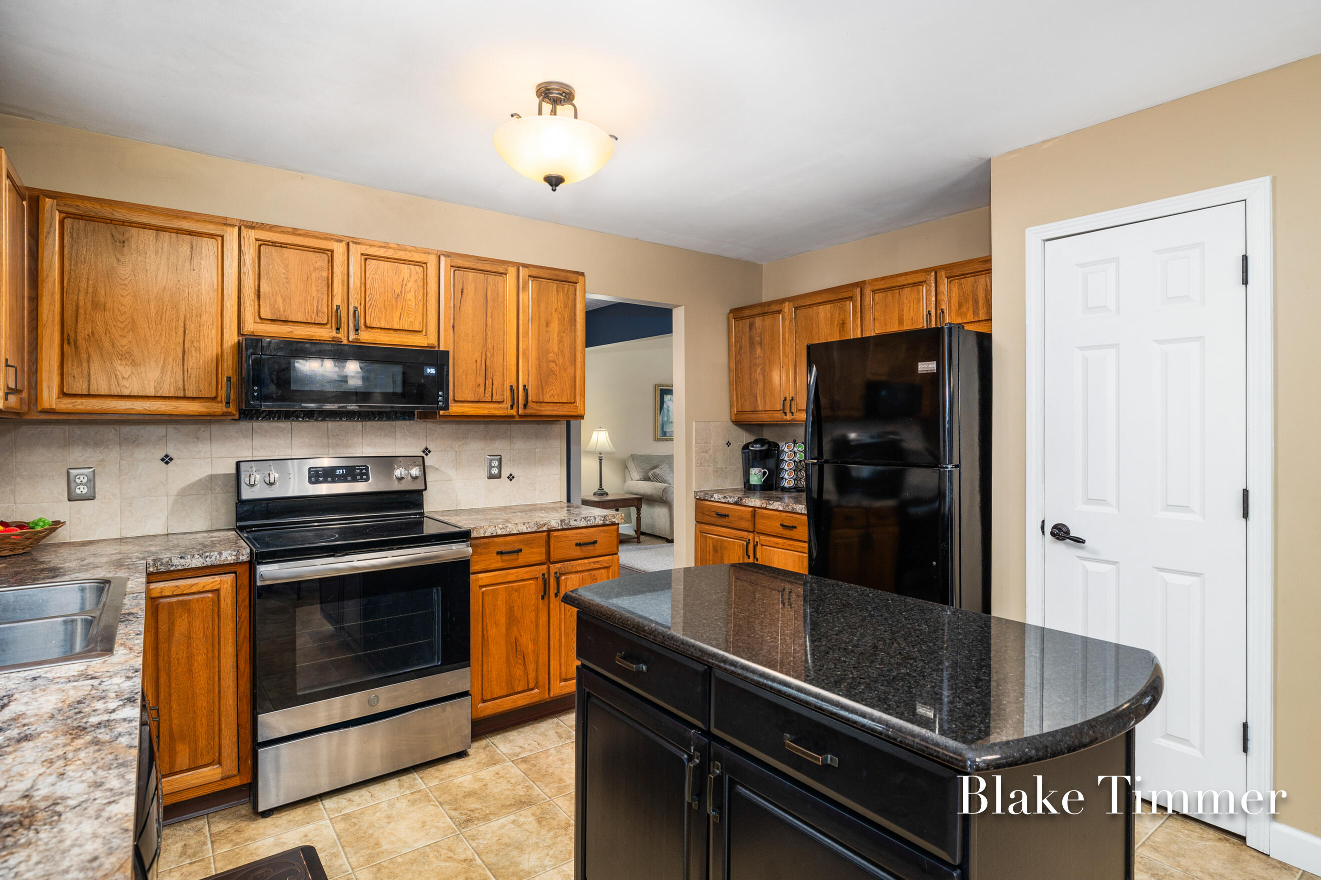 6025 Arroyo Vista Drive NE