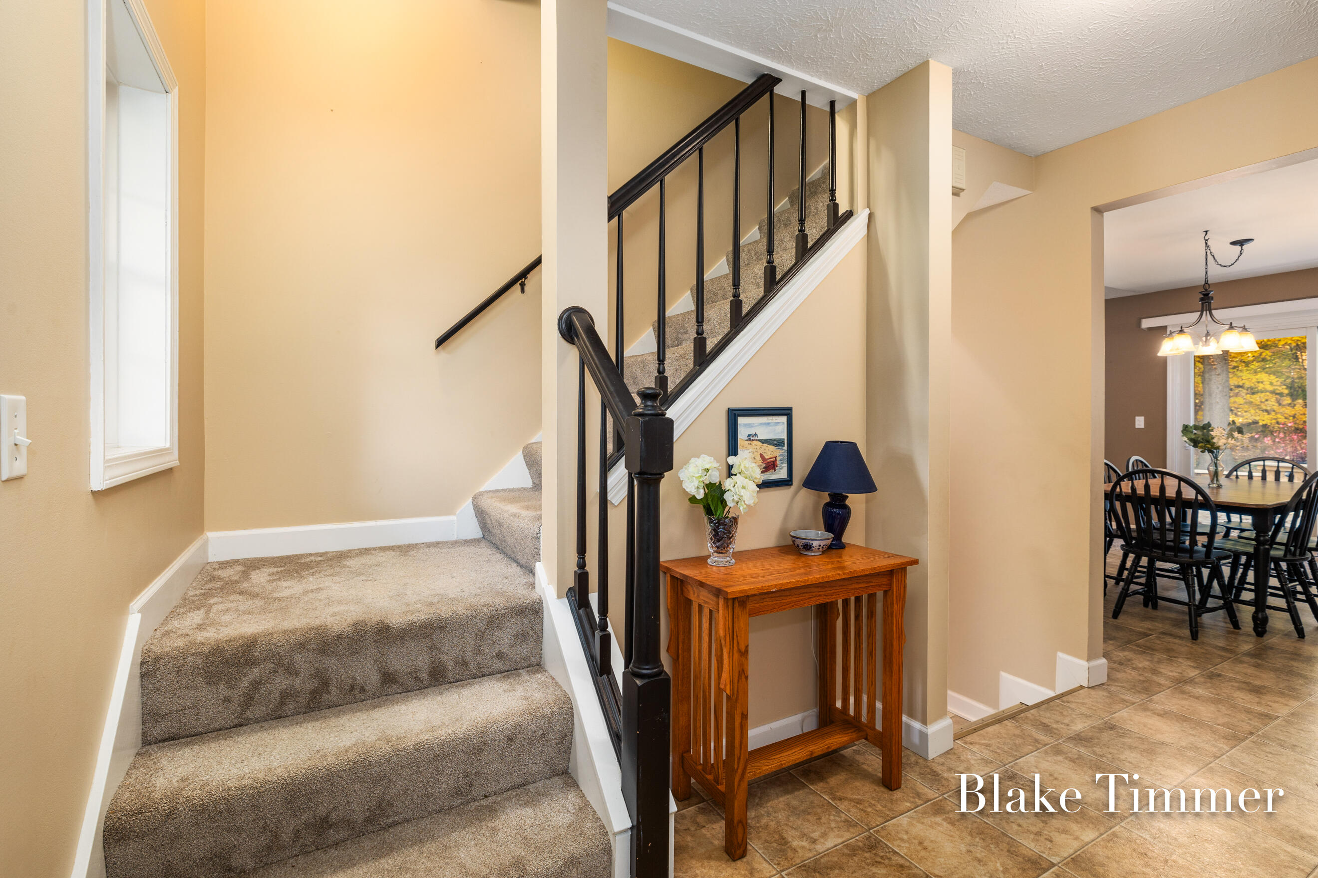 6025 Arroyo Vista Drive NE