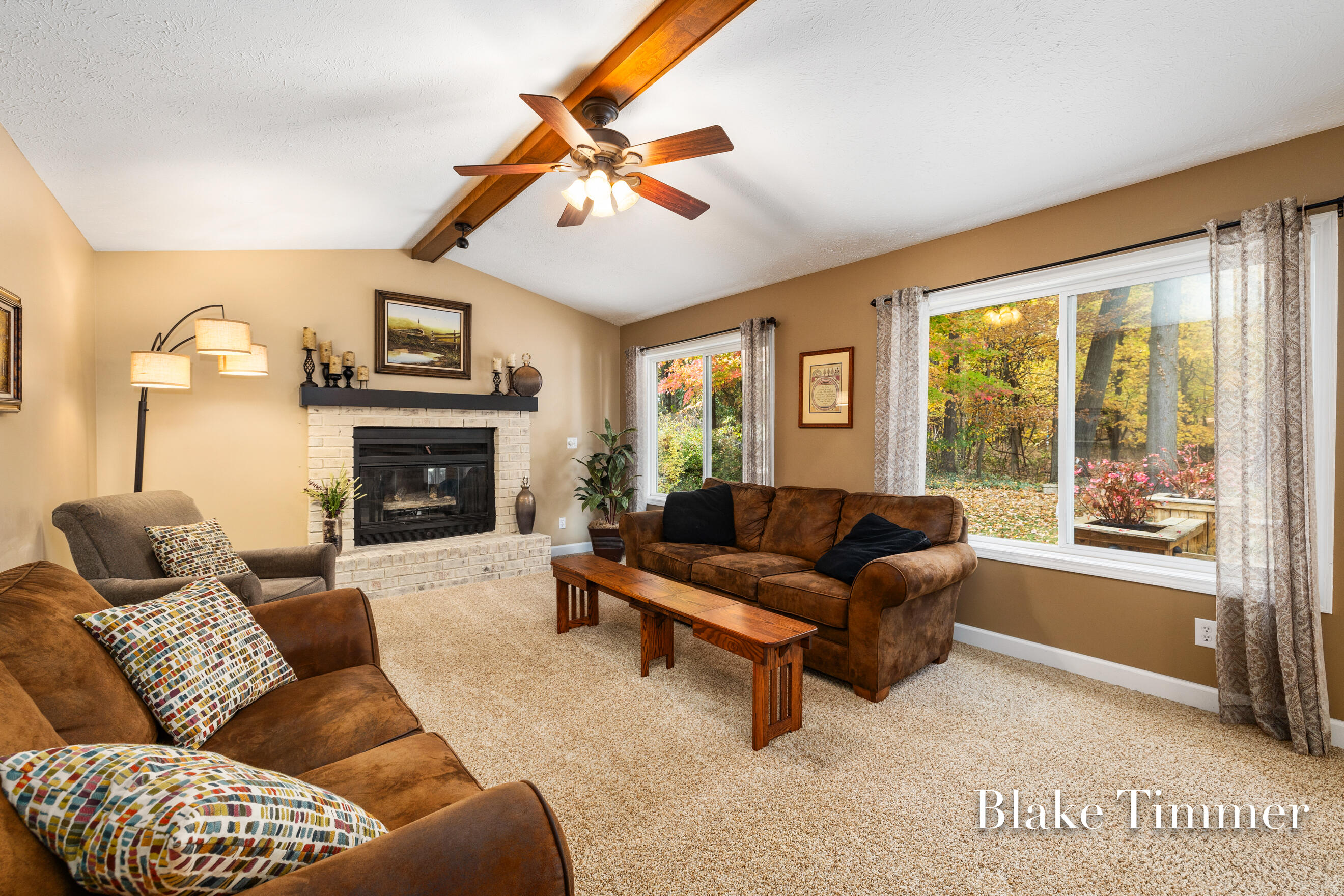 6025 Arroyo Vista Drive NE