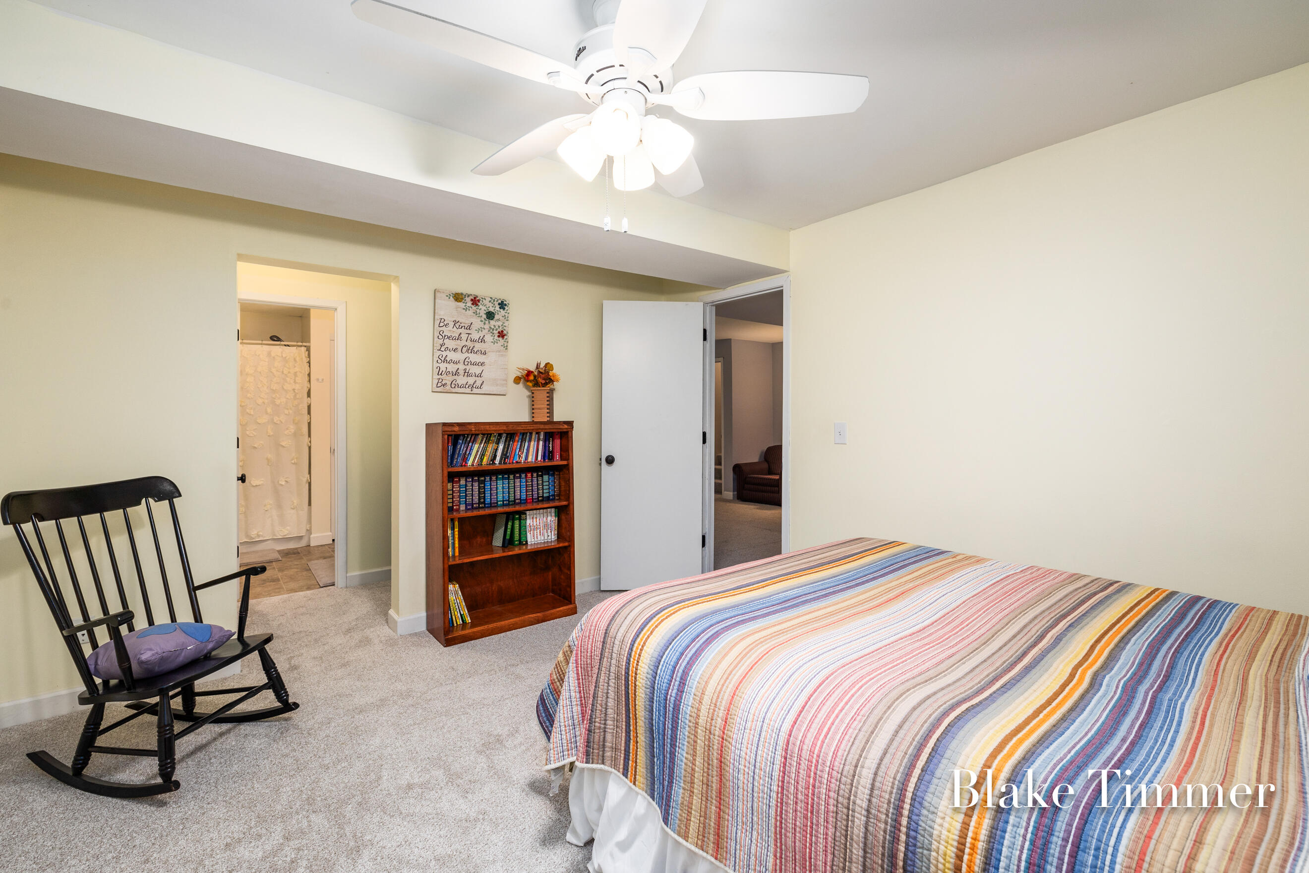 6025 Arroyo Vista Drive NE