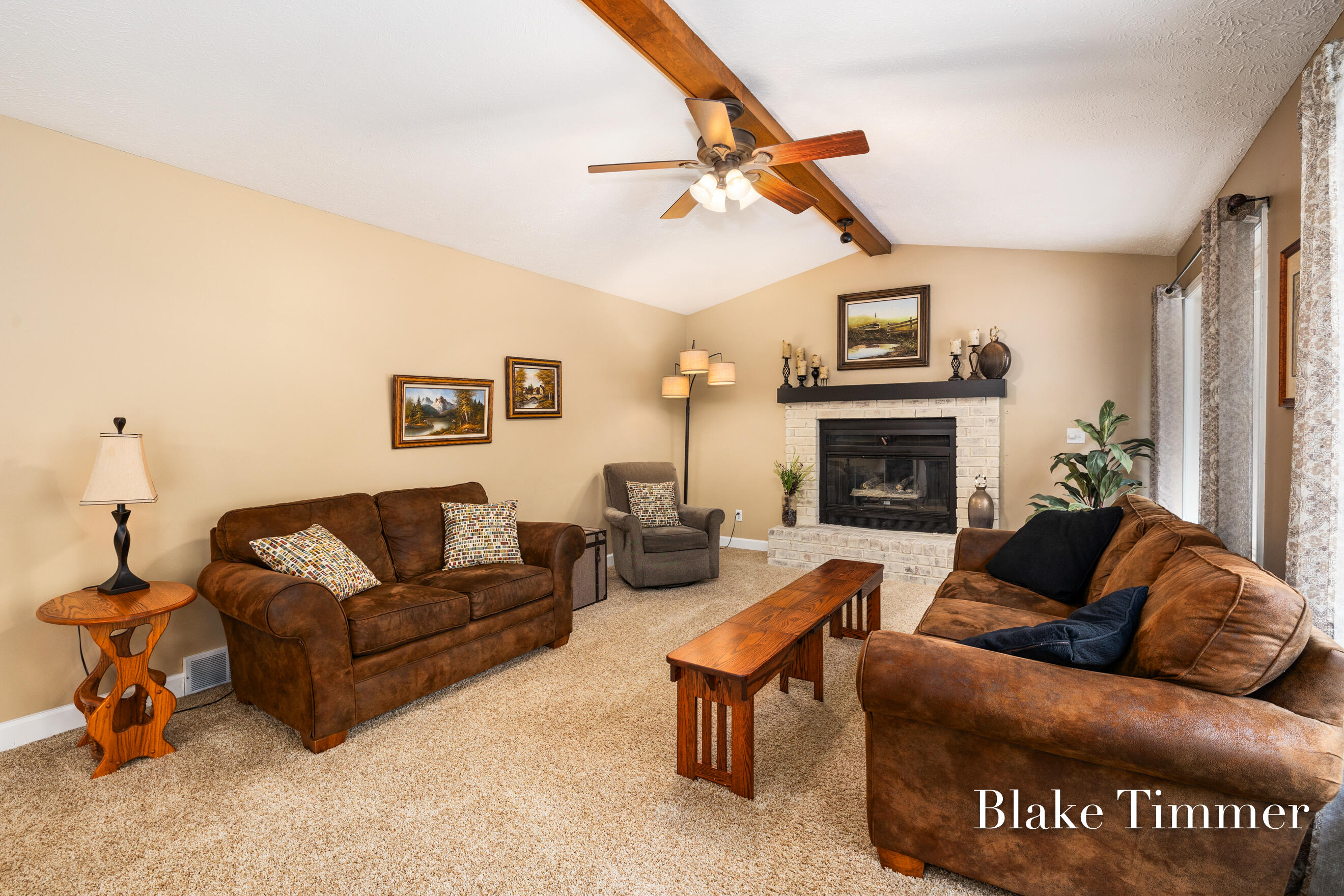 6025 Arroyo Vista Drive NE