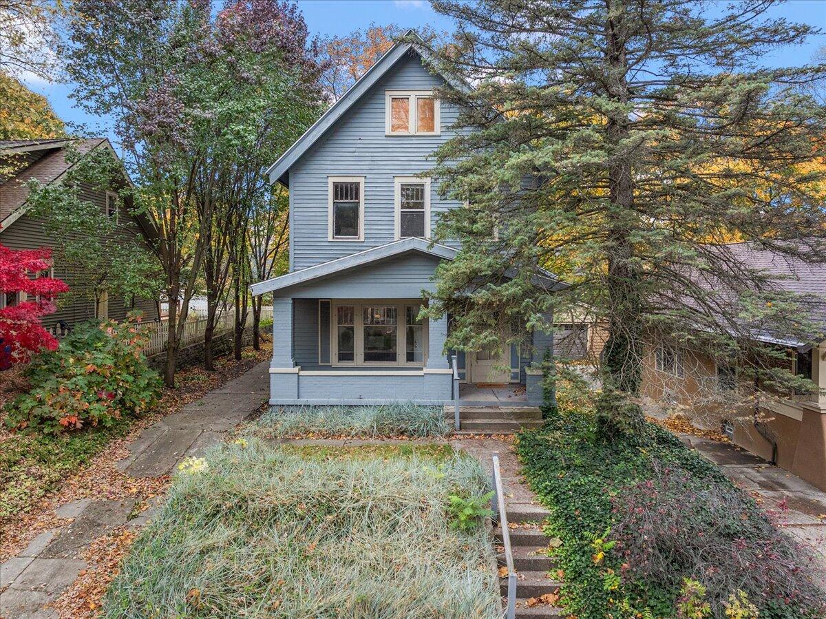 41 Benjamin Avenue SE