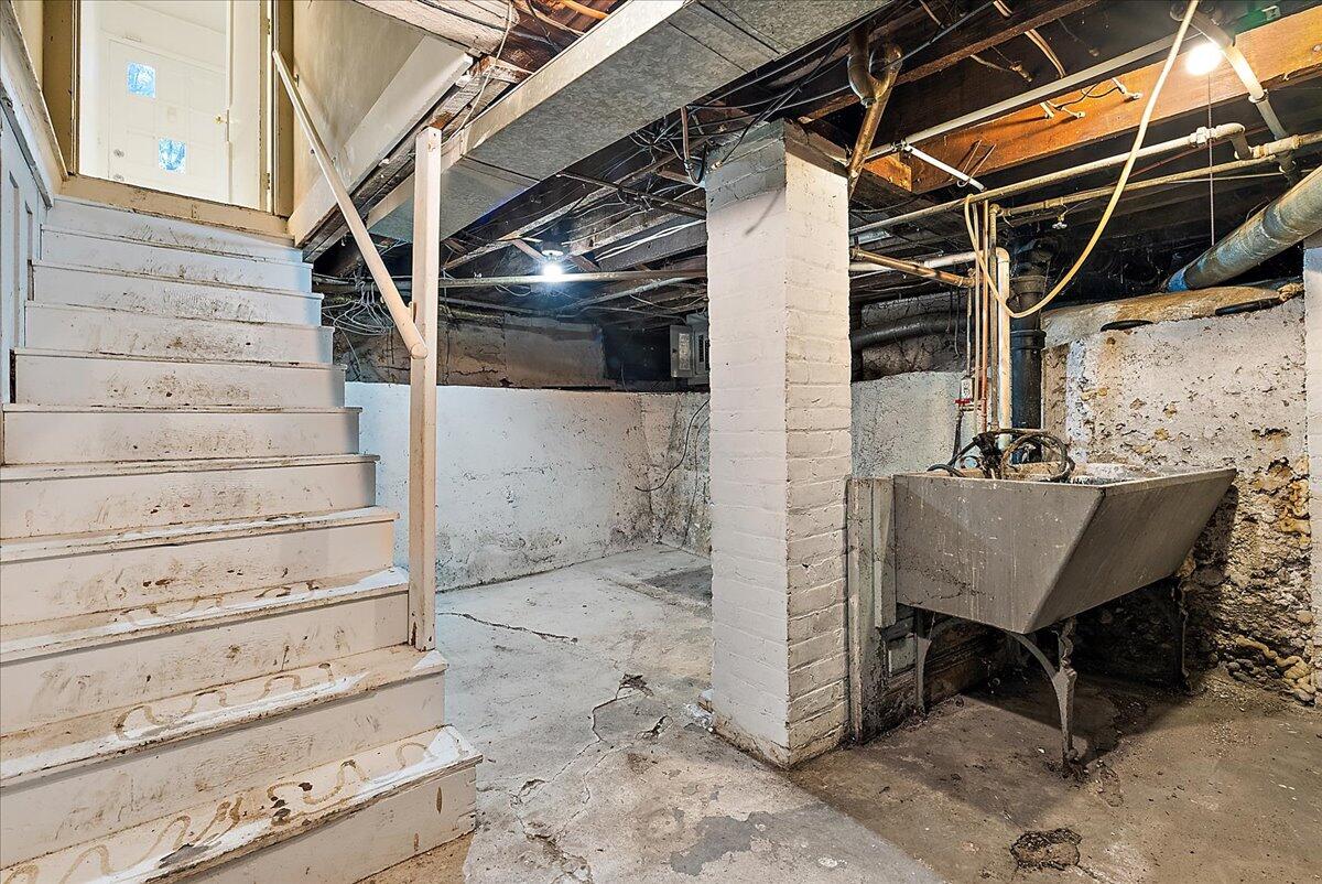 41 Benjamin Avenue SE