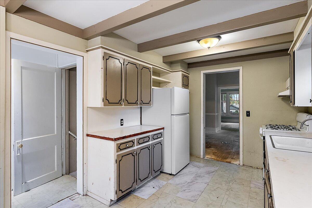 41 Benjamin Avenue SE