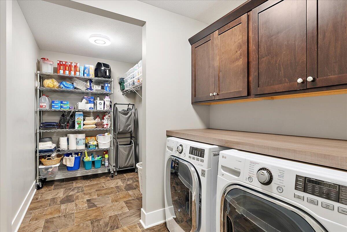 3477 Oakland Hills Court
