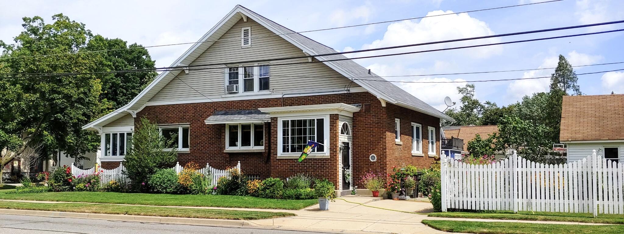 2 E Central Avenue