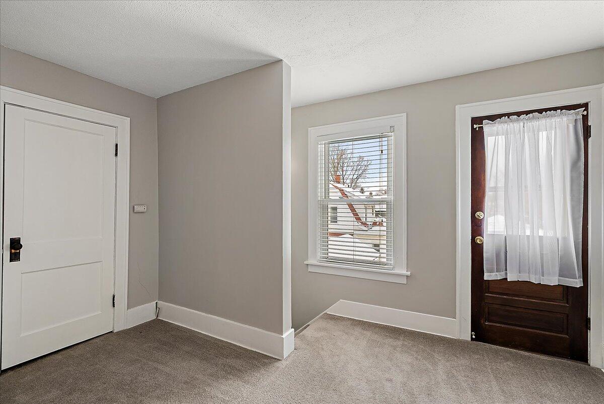1053 11th Street NW