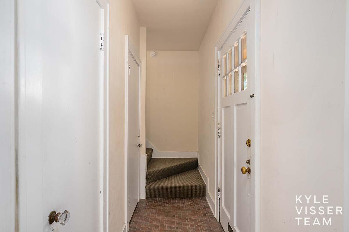 1621 Wealthy Street SE