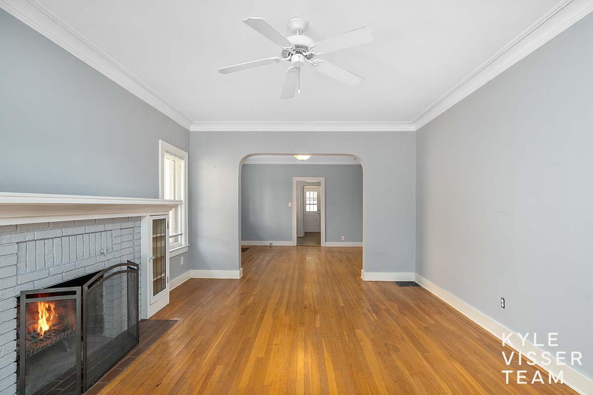 1621 Wealthy Street SE