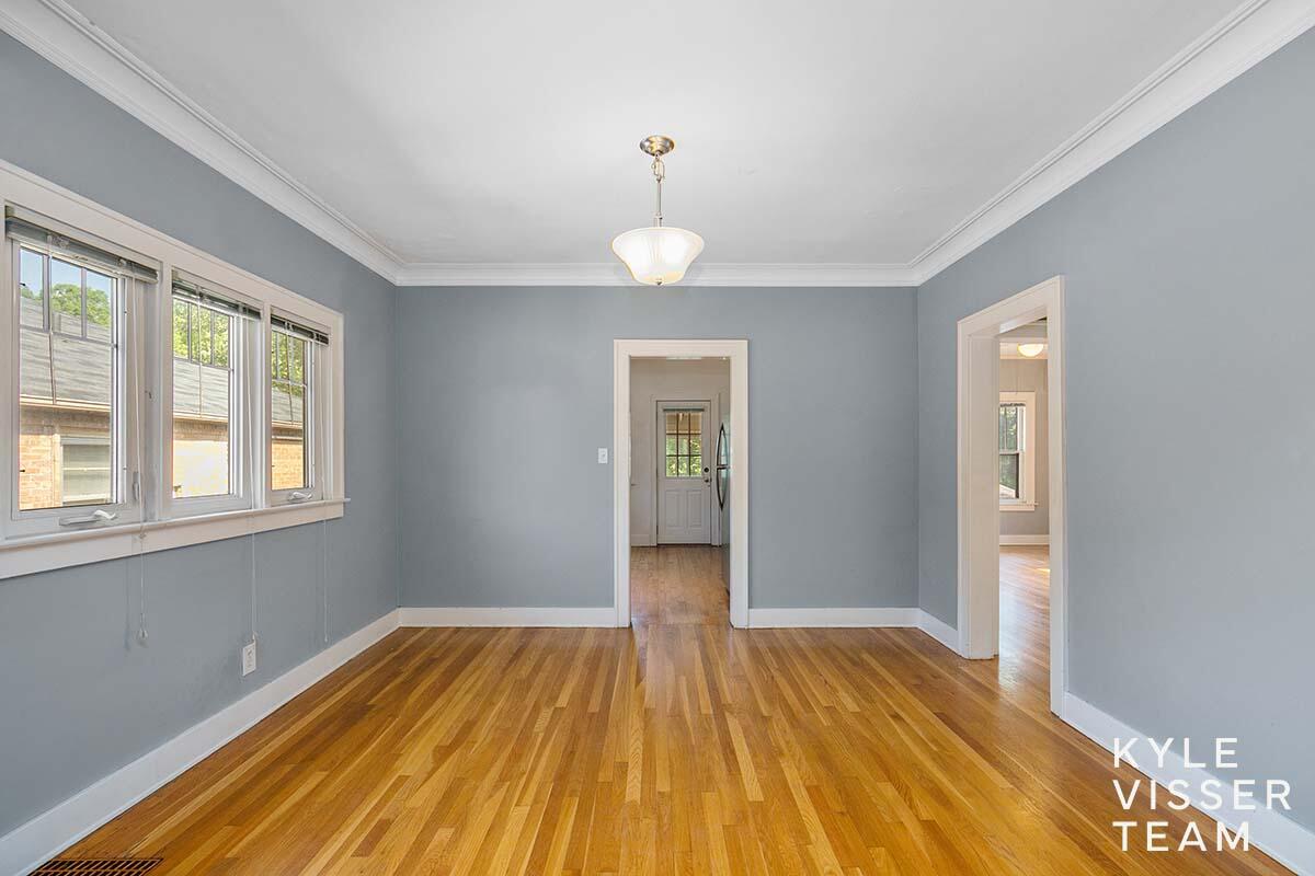 1621 Wealthy Street SE
