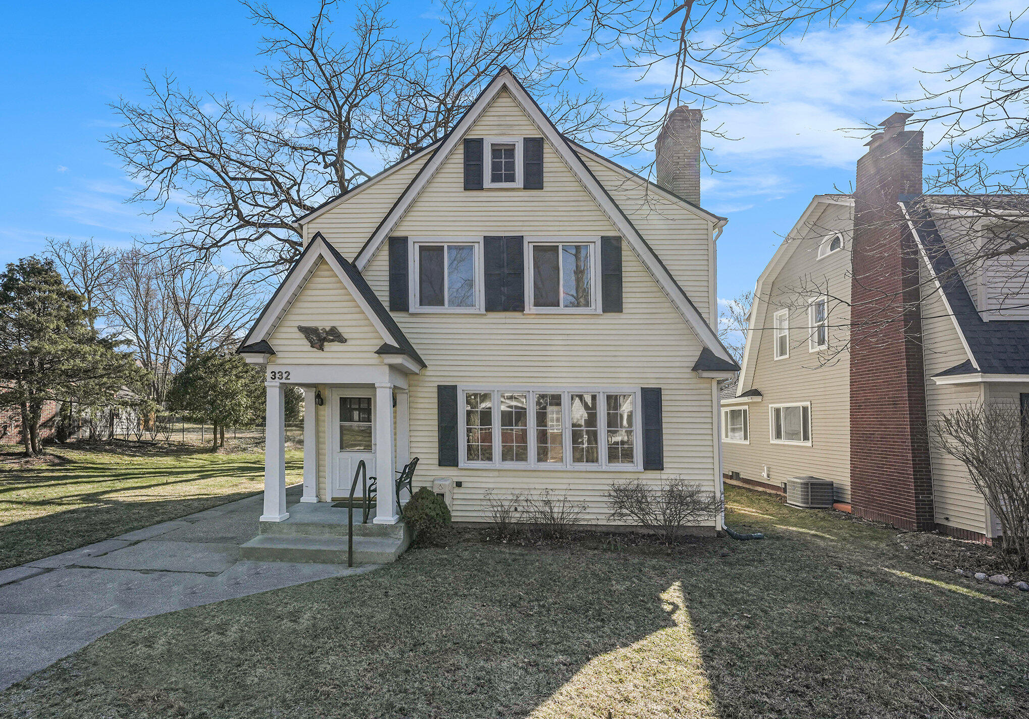 332 Glenhaven Avenue NW