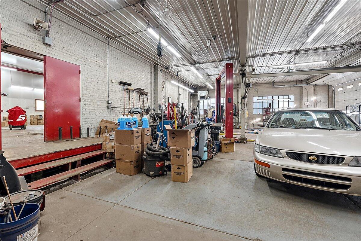935 & 939 Fulton Street E