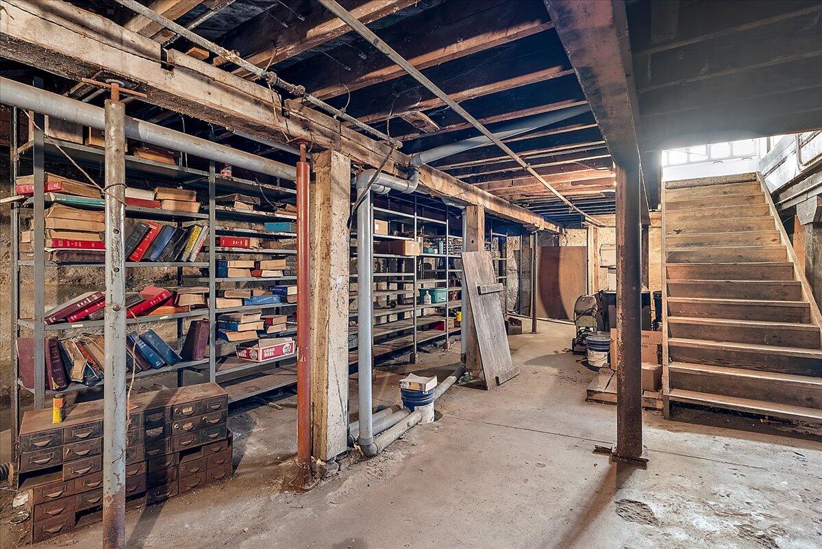 935 & 939 Fulton Street E