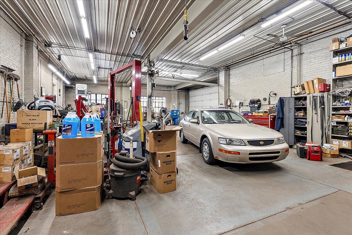 935 & 939 Fulton Street E