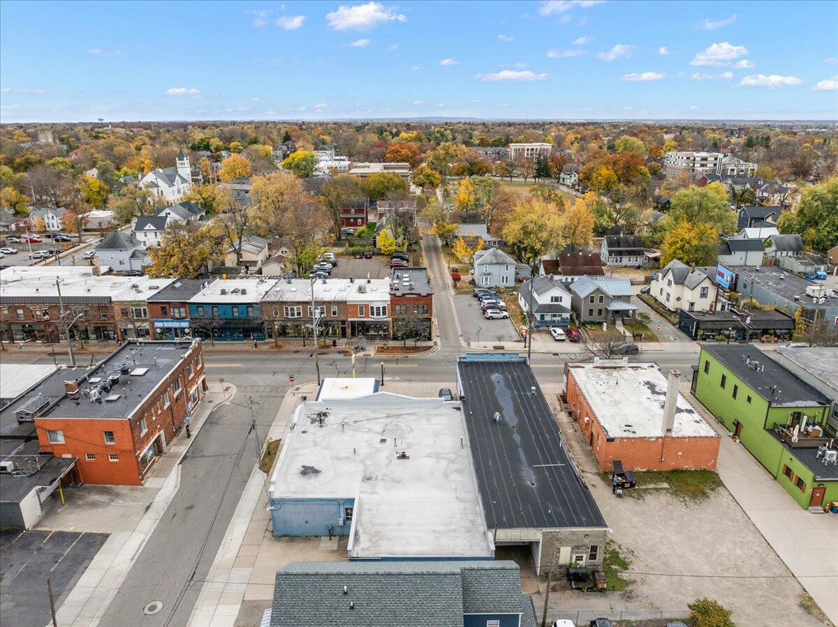 935 & 939 Fulton Street E