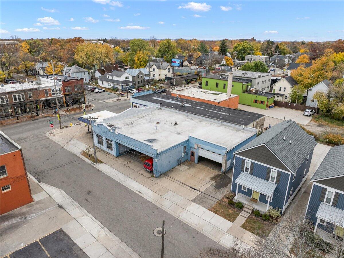 935 & 939 Fulton Street E