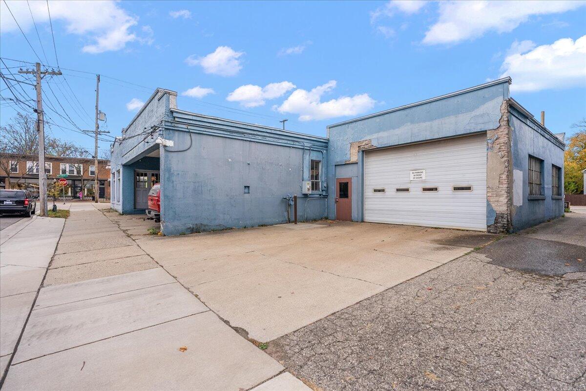 935 & 939 Fulton Street E