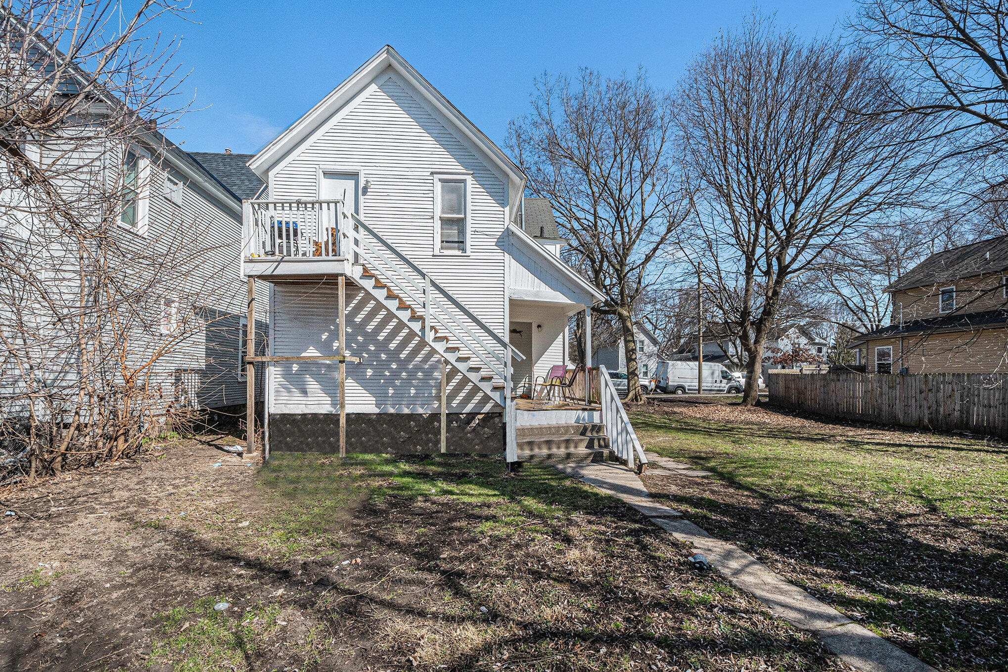 833 Mcreynolds Avenue NW