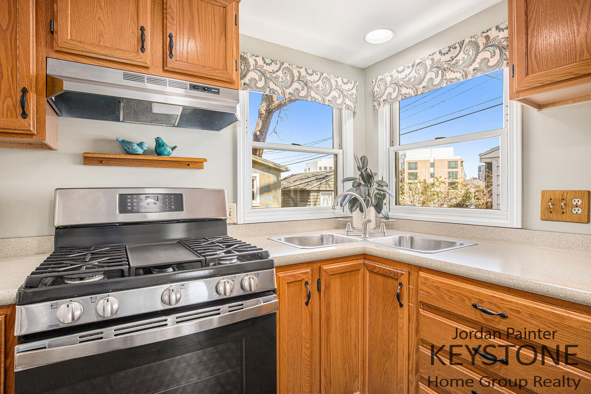 50 Gold Avenue SW