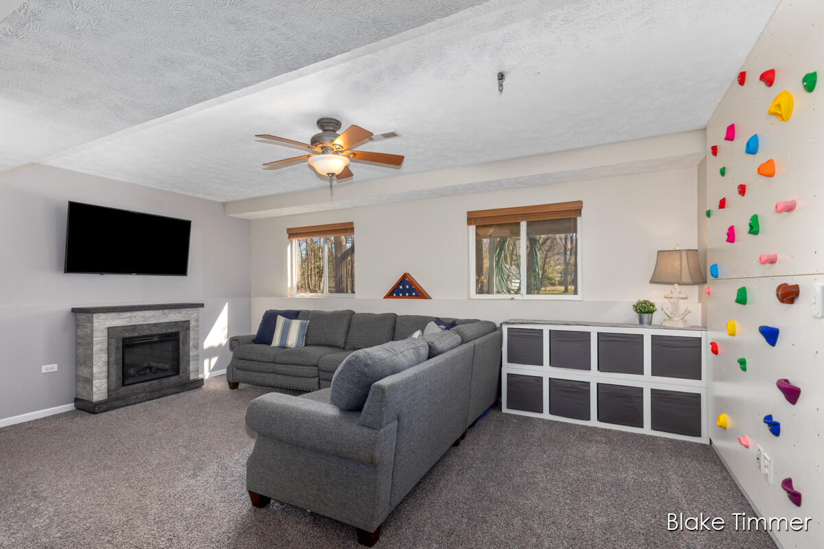 145 Timmer Drive NE