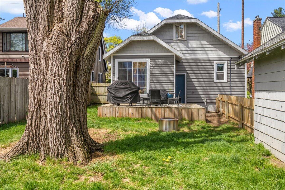 2120 College Avenue SE