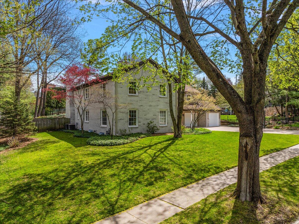 2320 Shawnee Drive SE