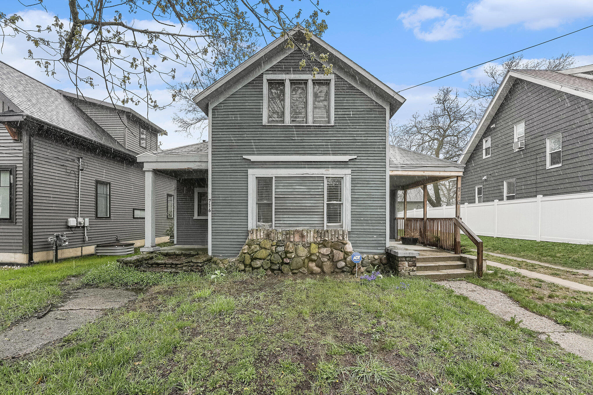 716 Henry Avenue SE