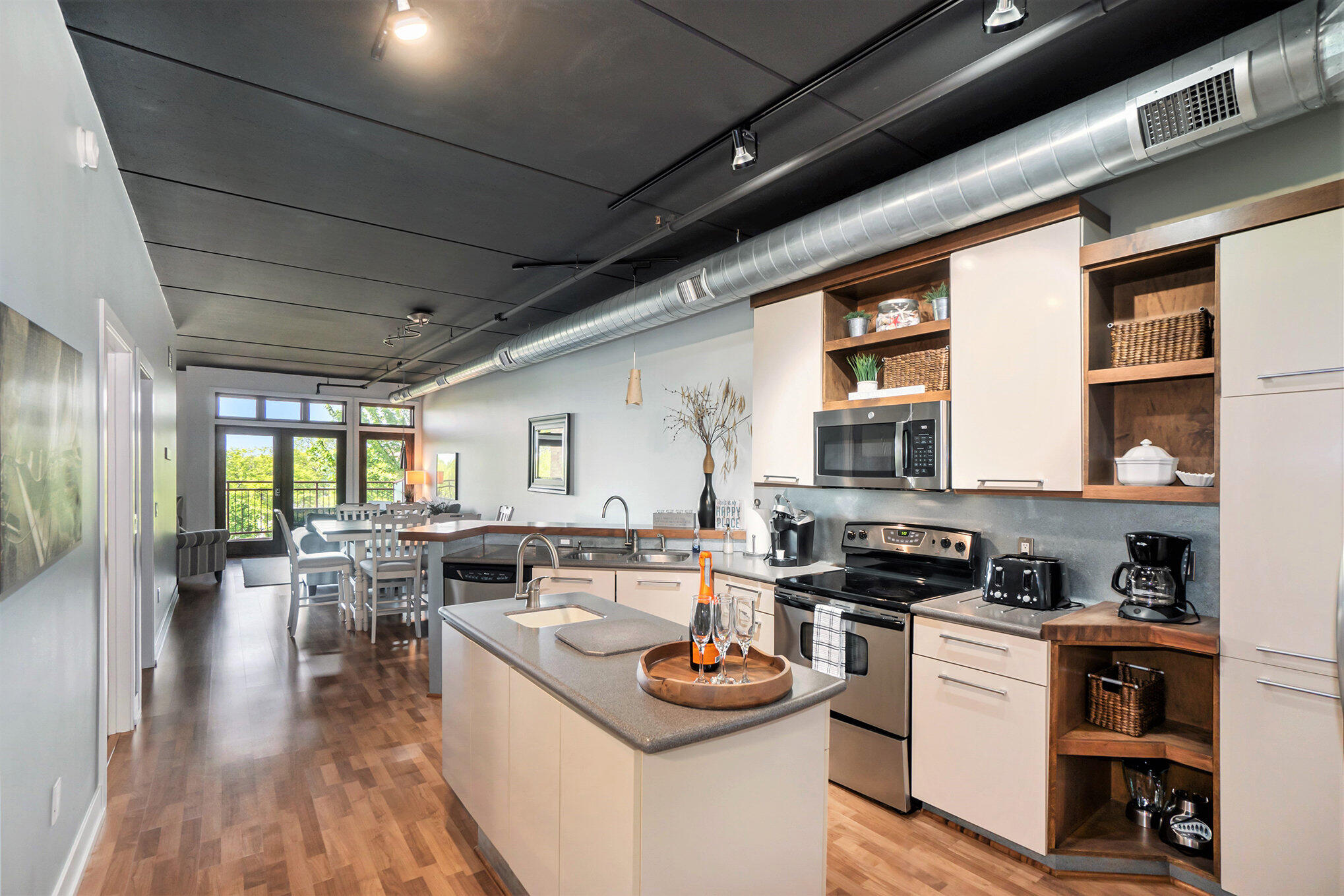 12 Washington Avenue 8