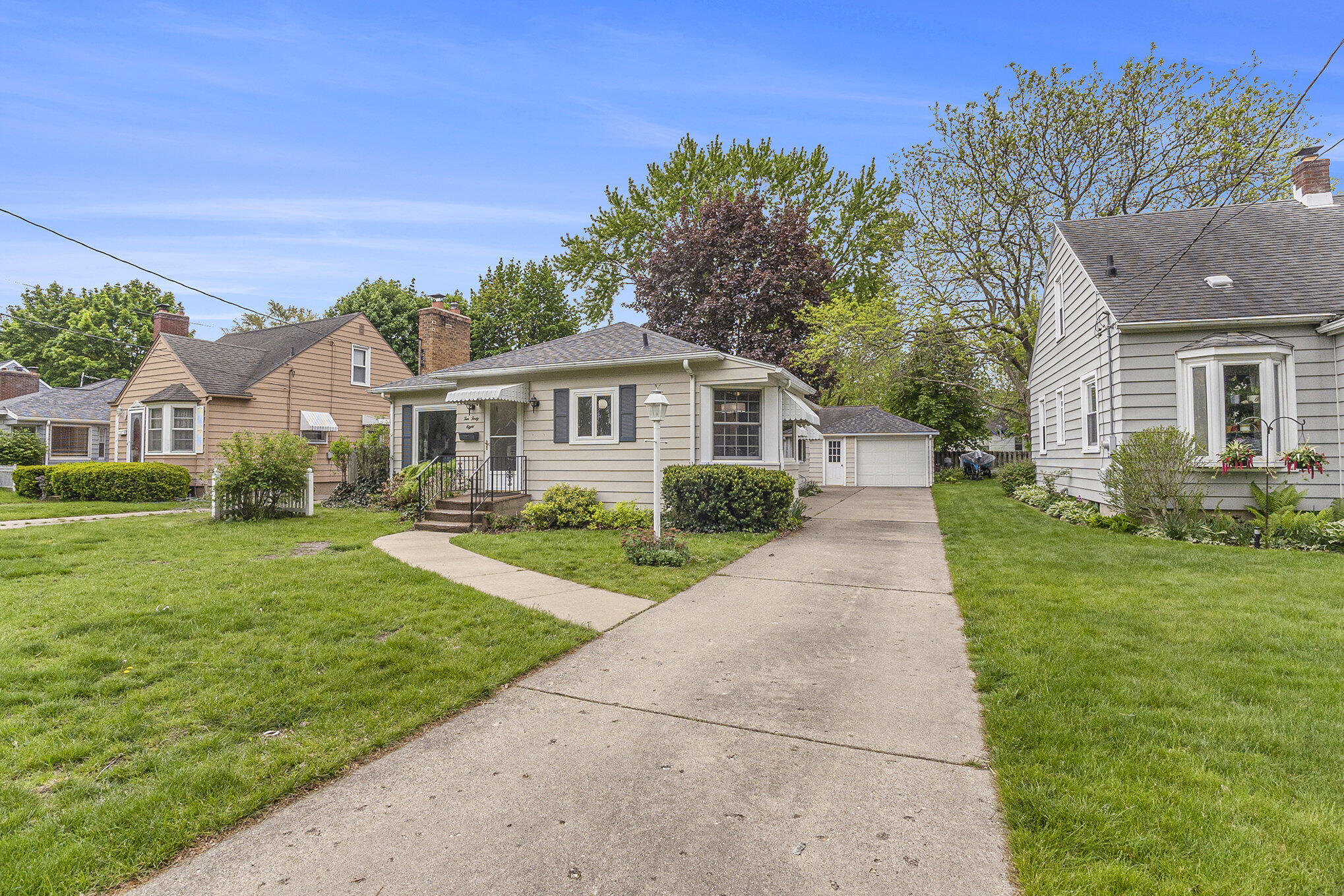 1048 Kelsey Street NE