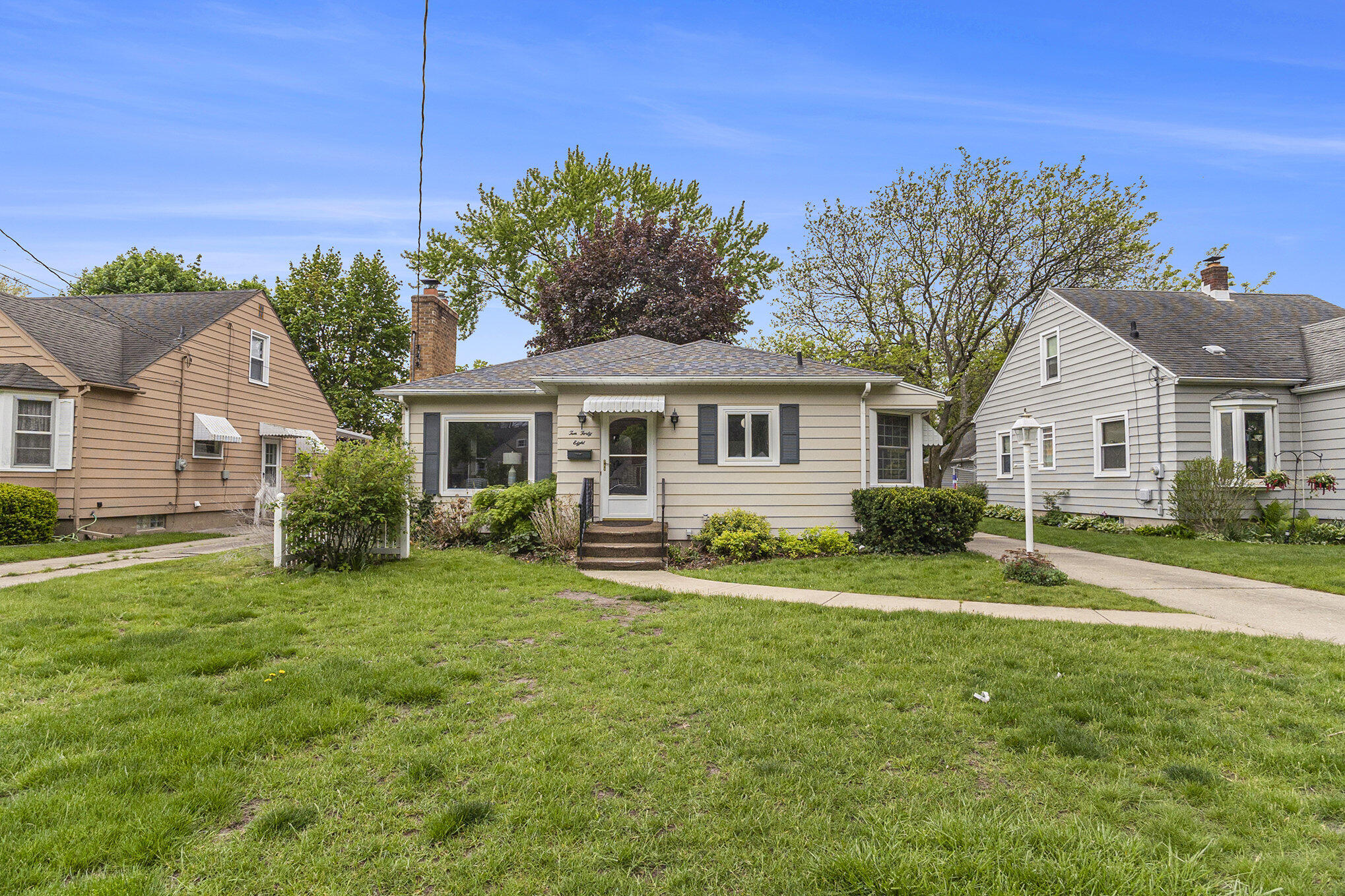 1048 Kelsey Street NE