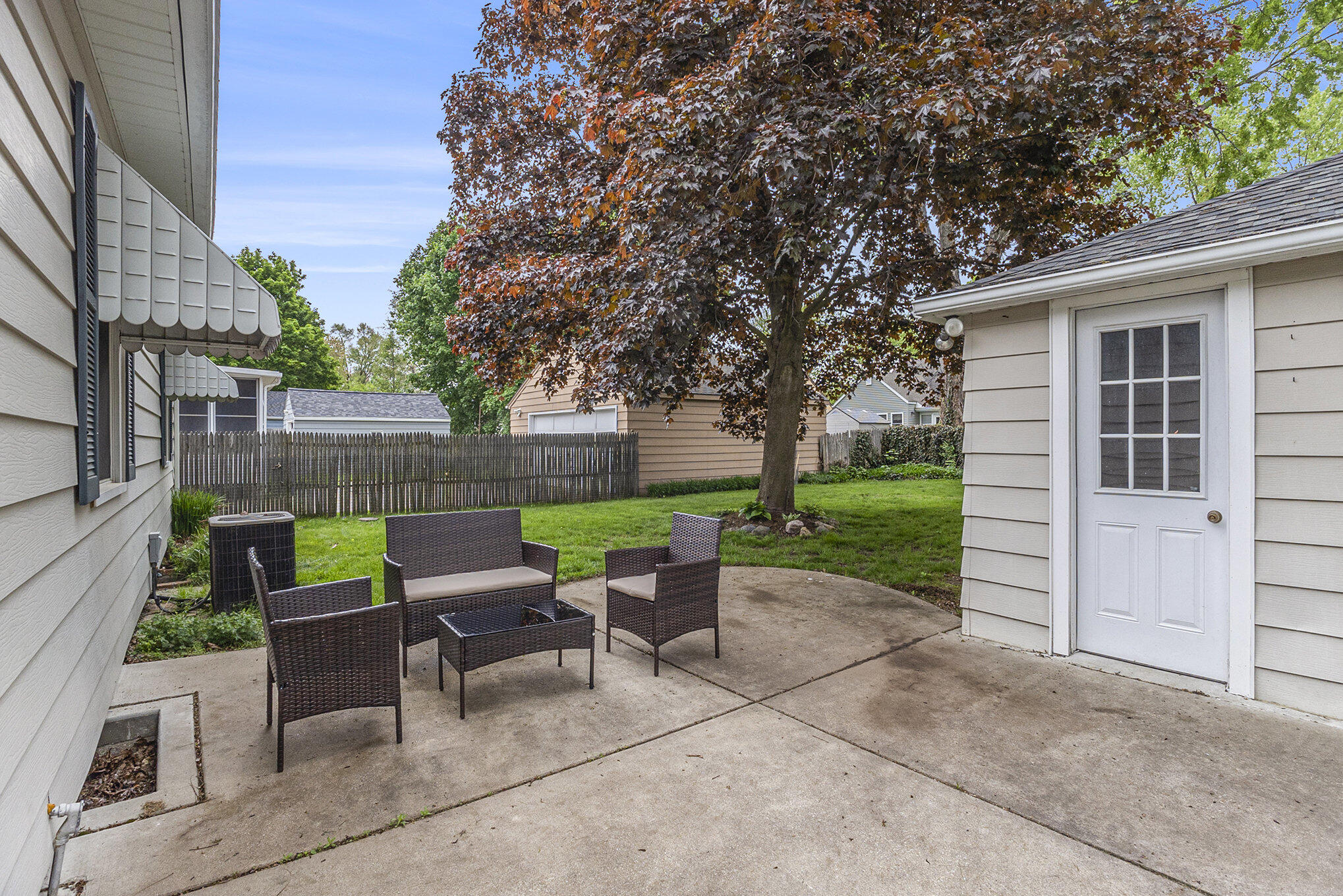 1048 Kelsey Street NE
