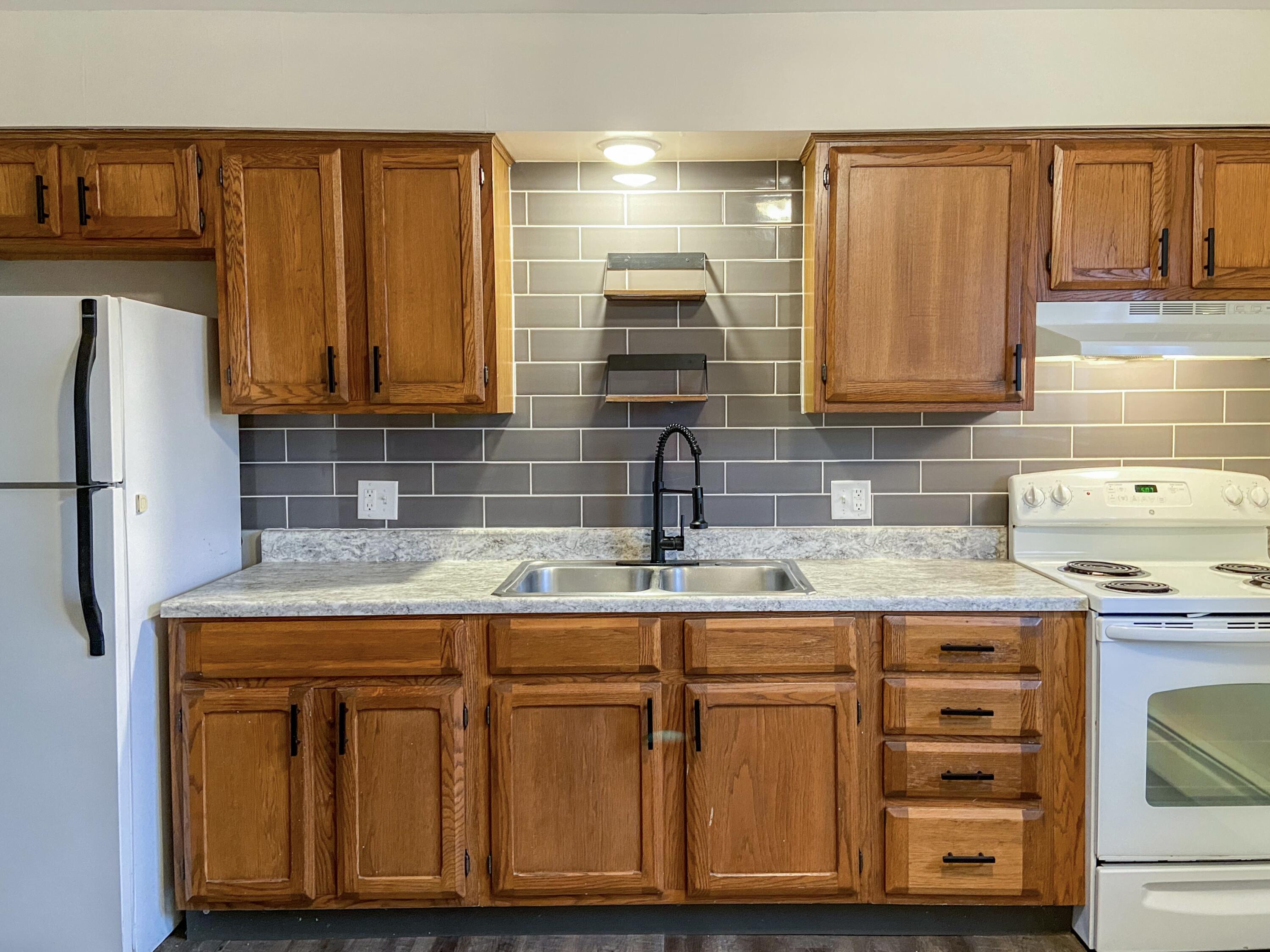 168 & 171 Valley Vista Drive SE