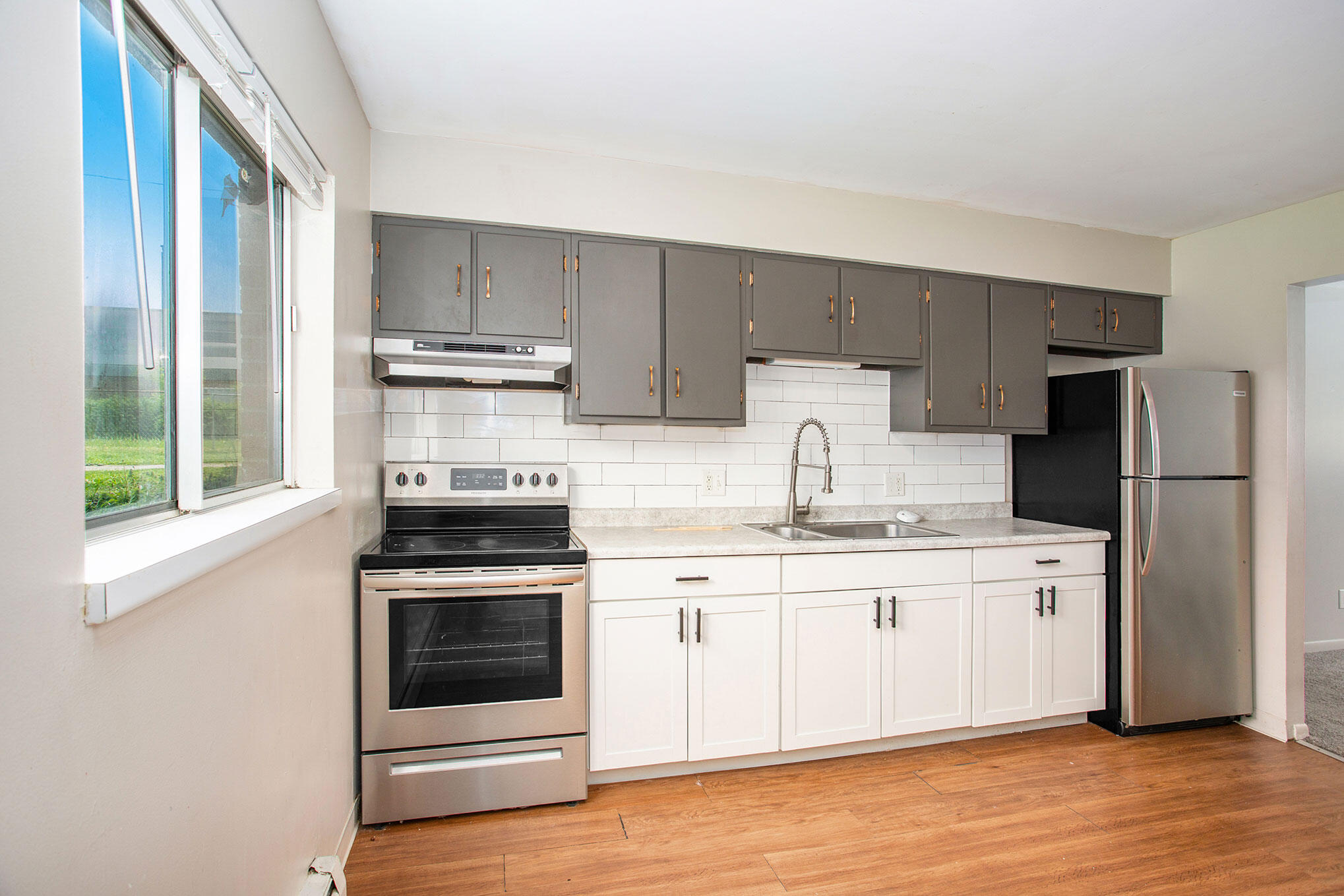 168 & 171 Valley Vista Drive SE