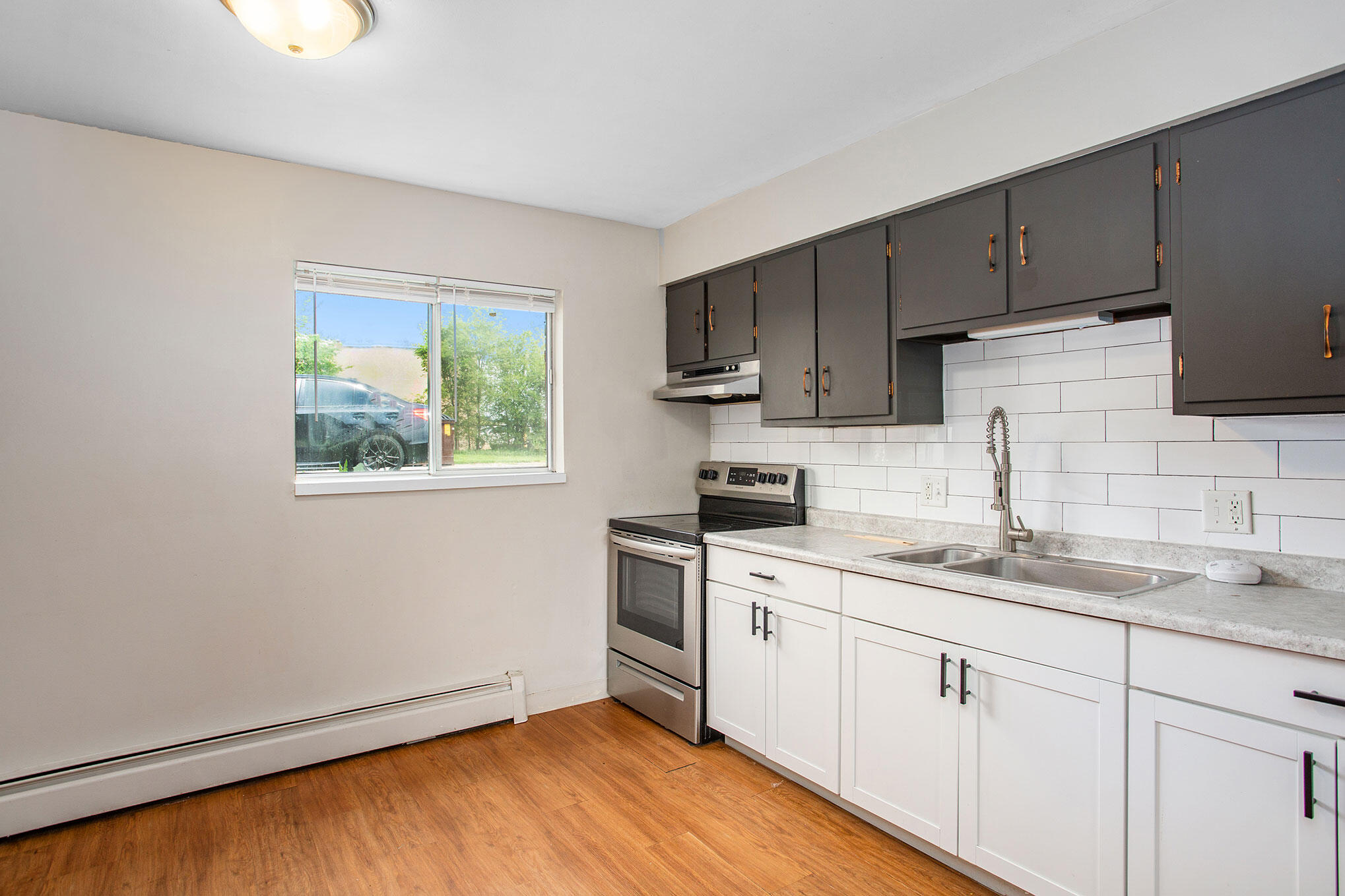 168 & 171 Valley Vista Drive SE