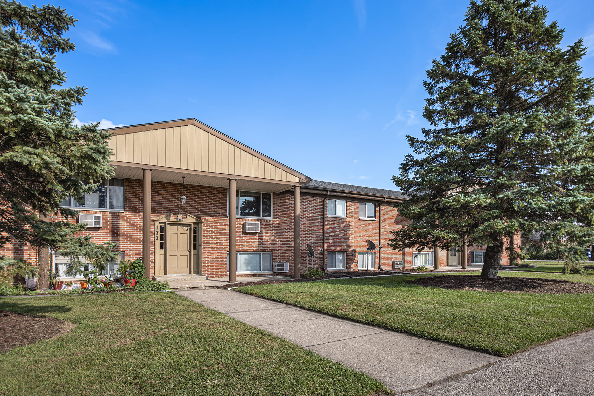 168 & 171 Valley Vista Drive SE