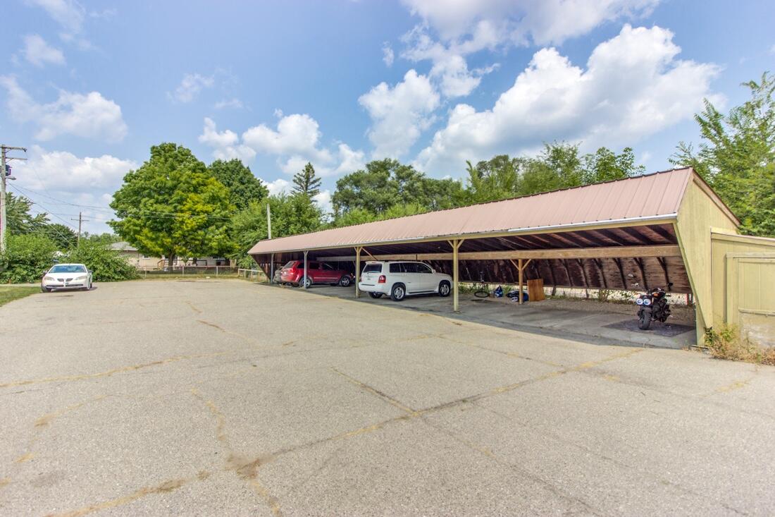 168 & 171 Valley Vista Drive SE