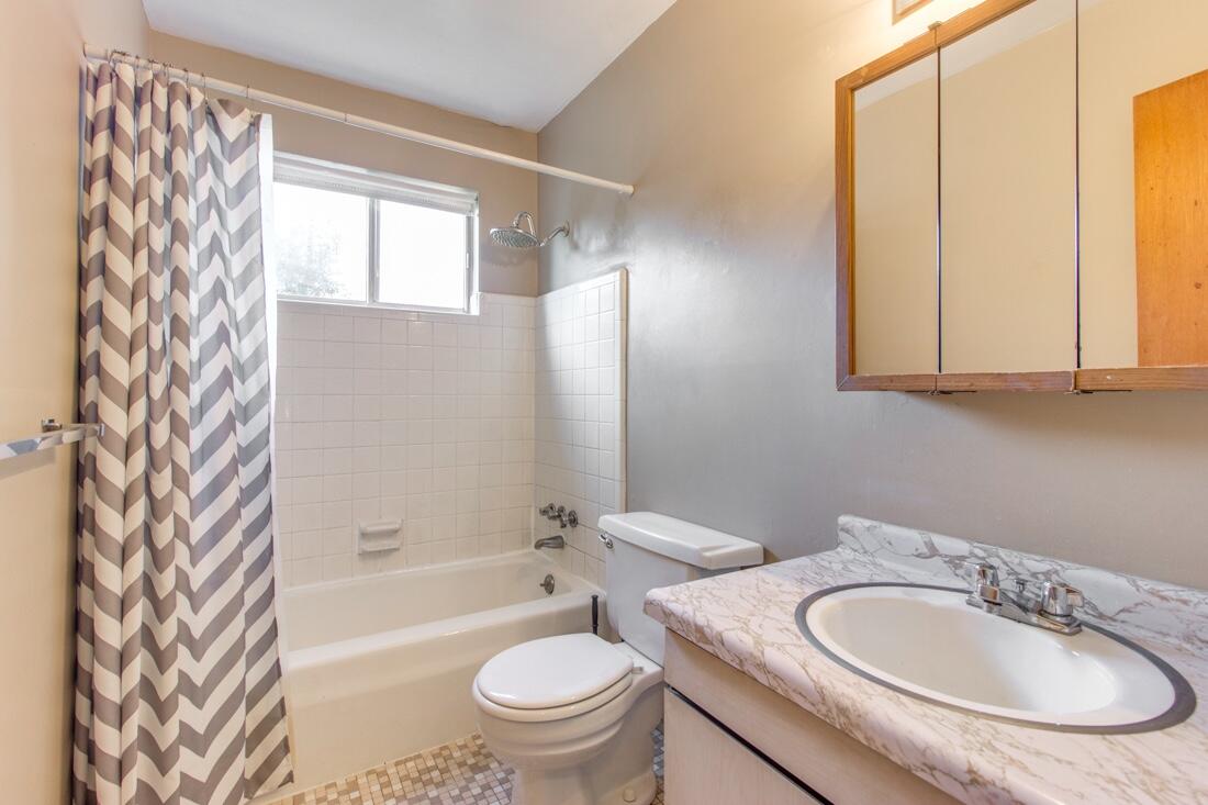 168 & 171 Valley Vista Drive SE