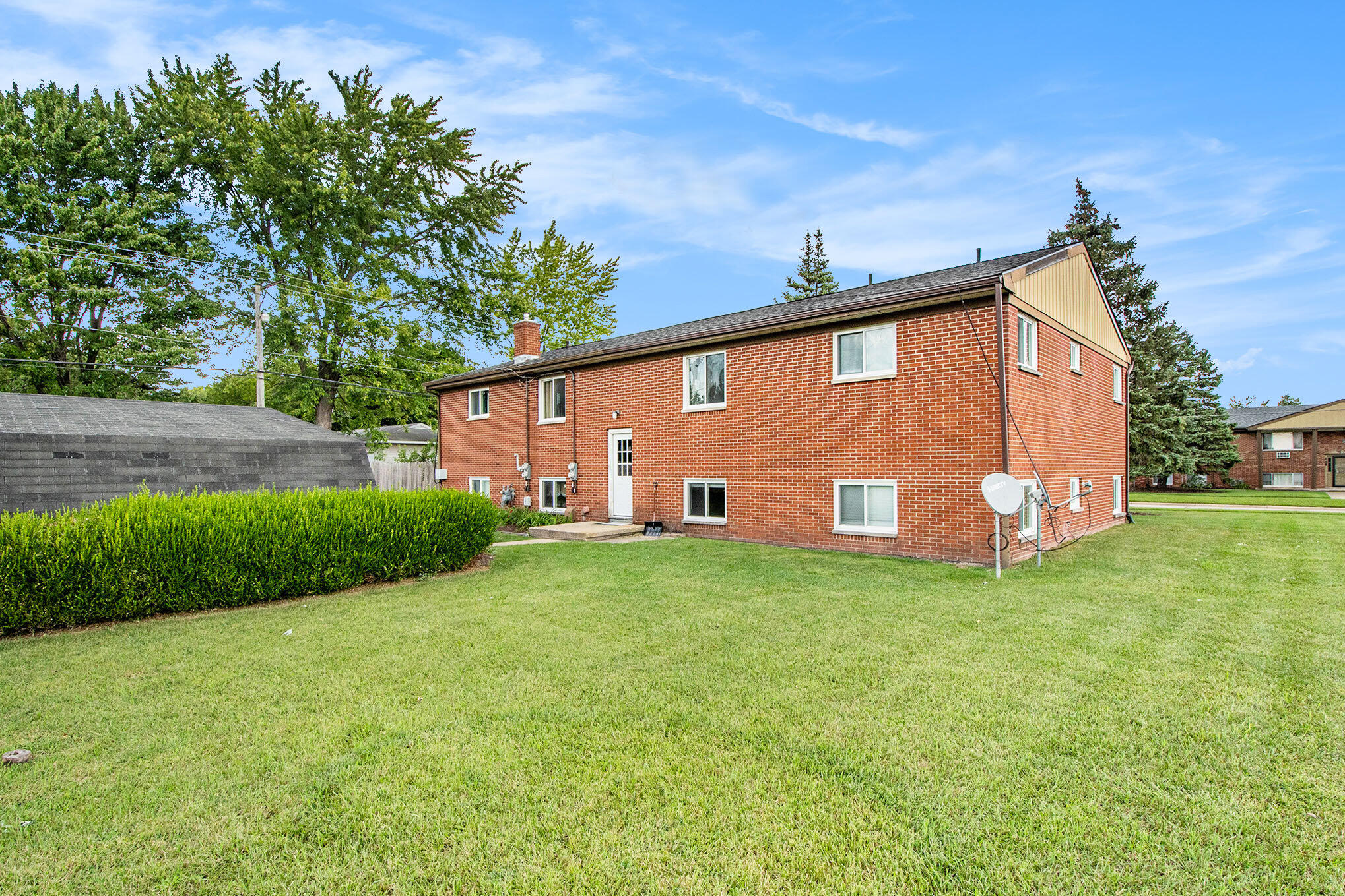 168 & 171 Valley Vista Drive SE