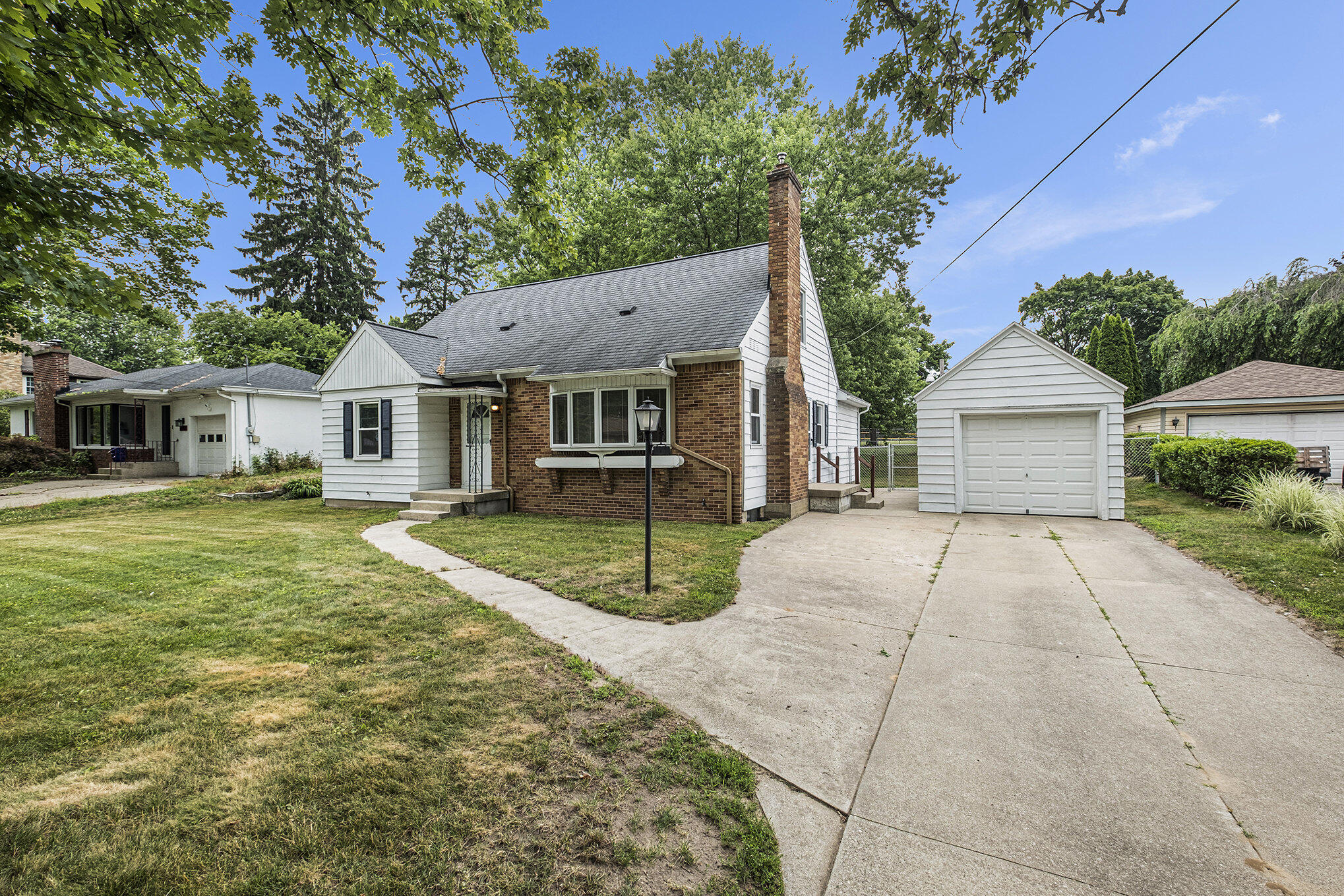 466 Fairfield Avenue NW