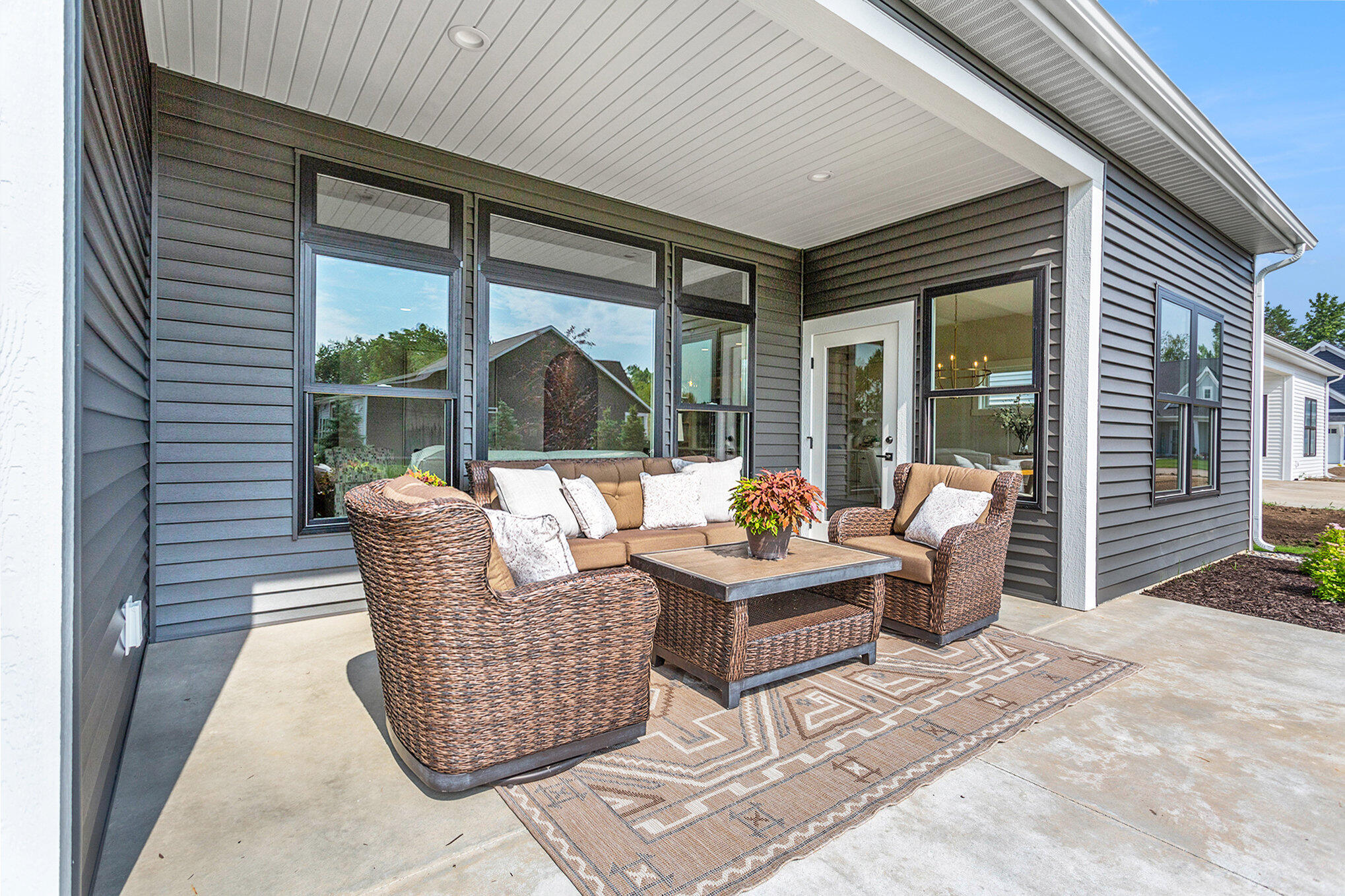 6268 Kingbird Drive 3