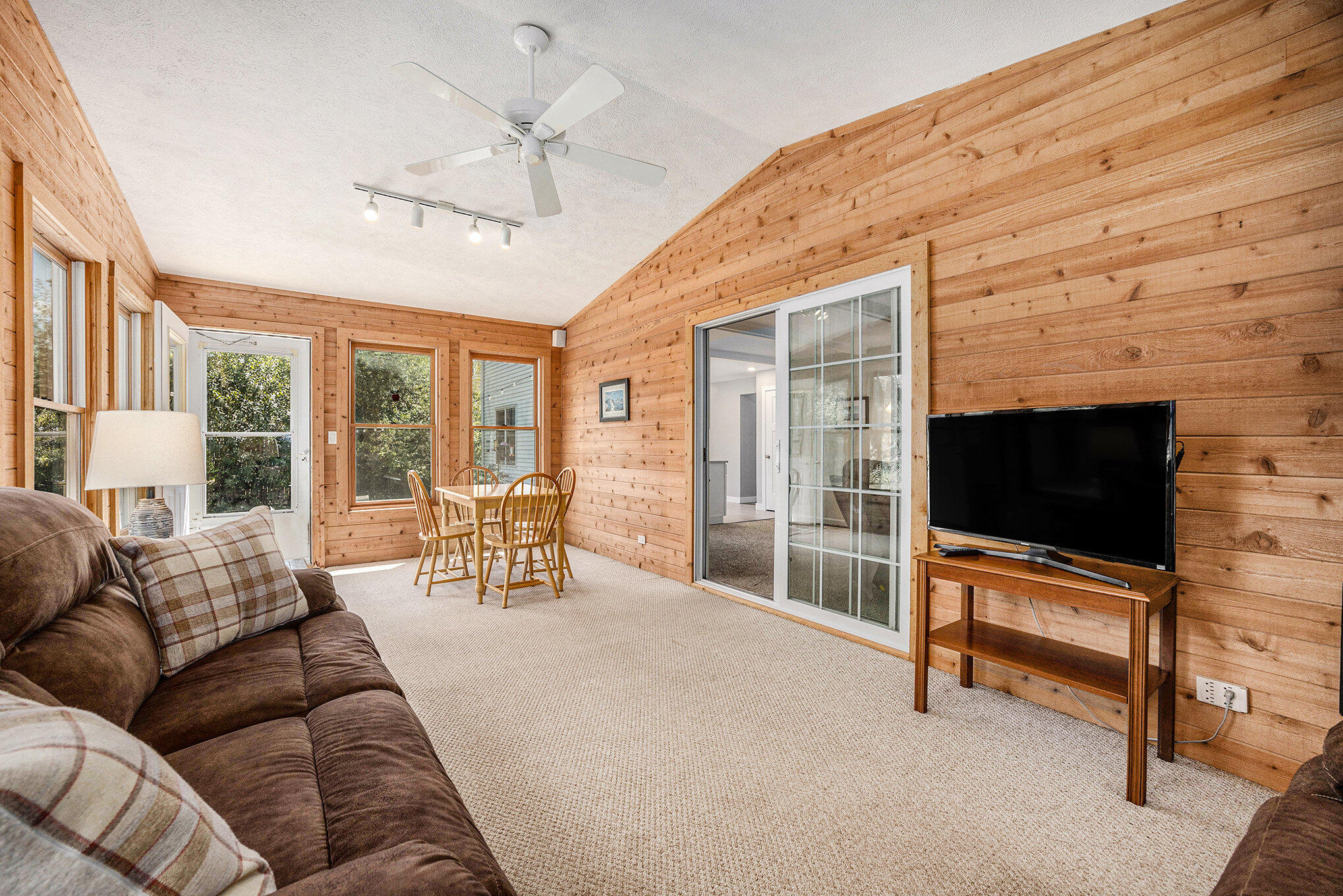 1828 Camille Drive SE