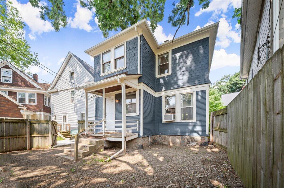 227 Wellington Avenue SE