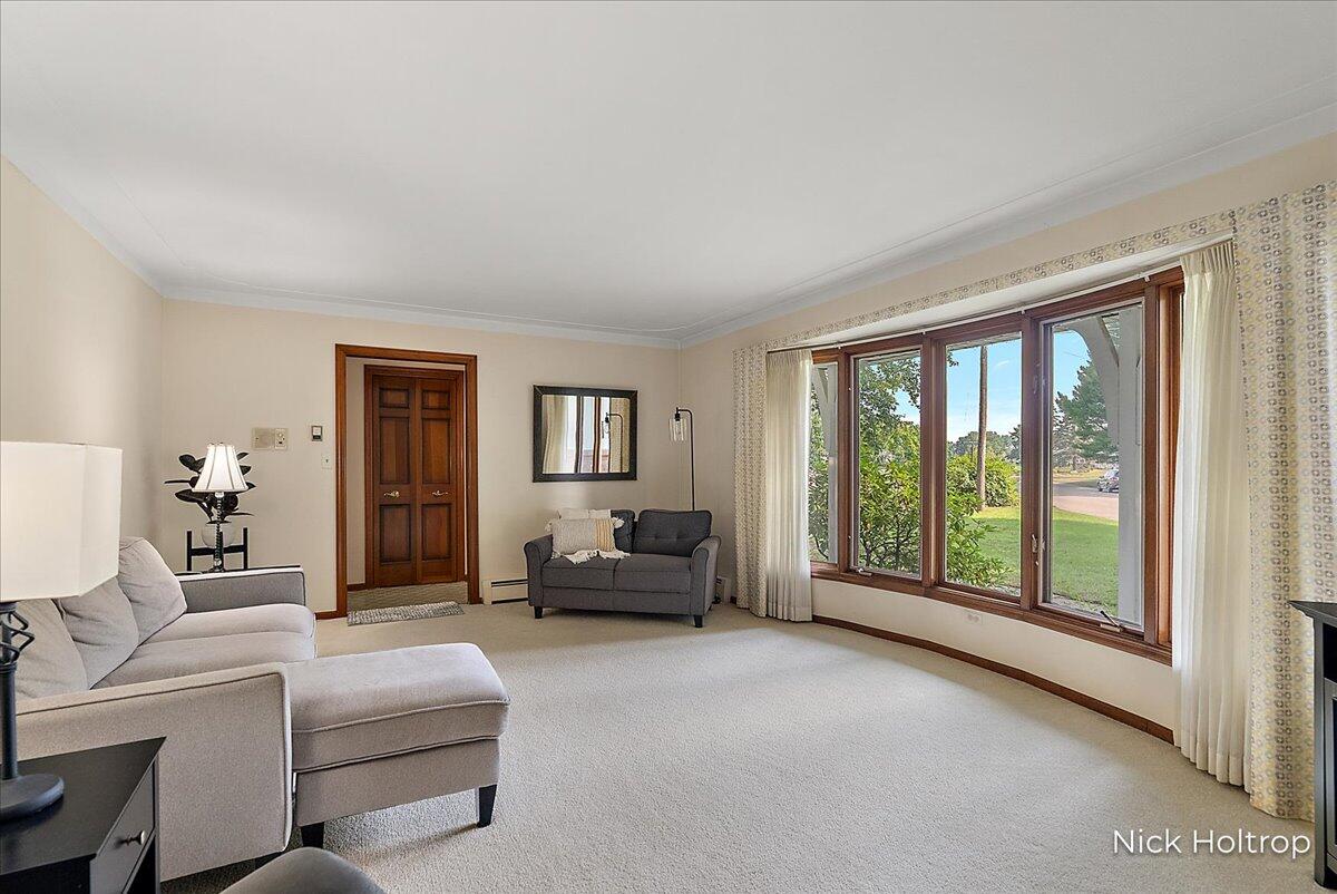 1974 Greenwoods Drive