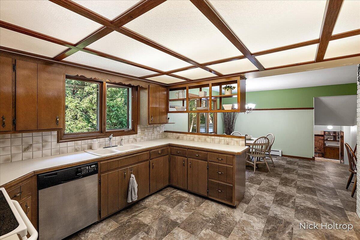 1974 Greenwoods Drive