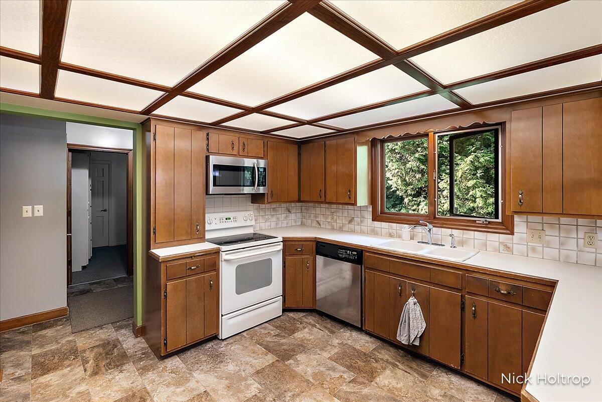 1974 Greenwoods Drive