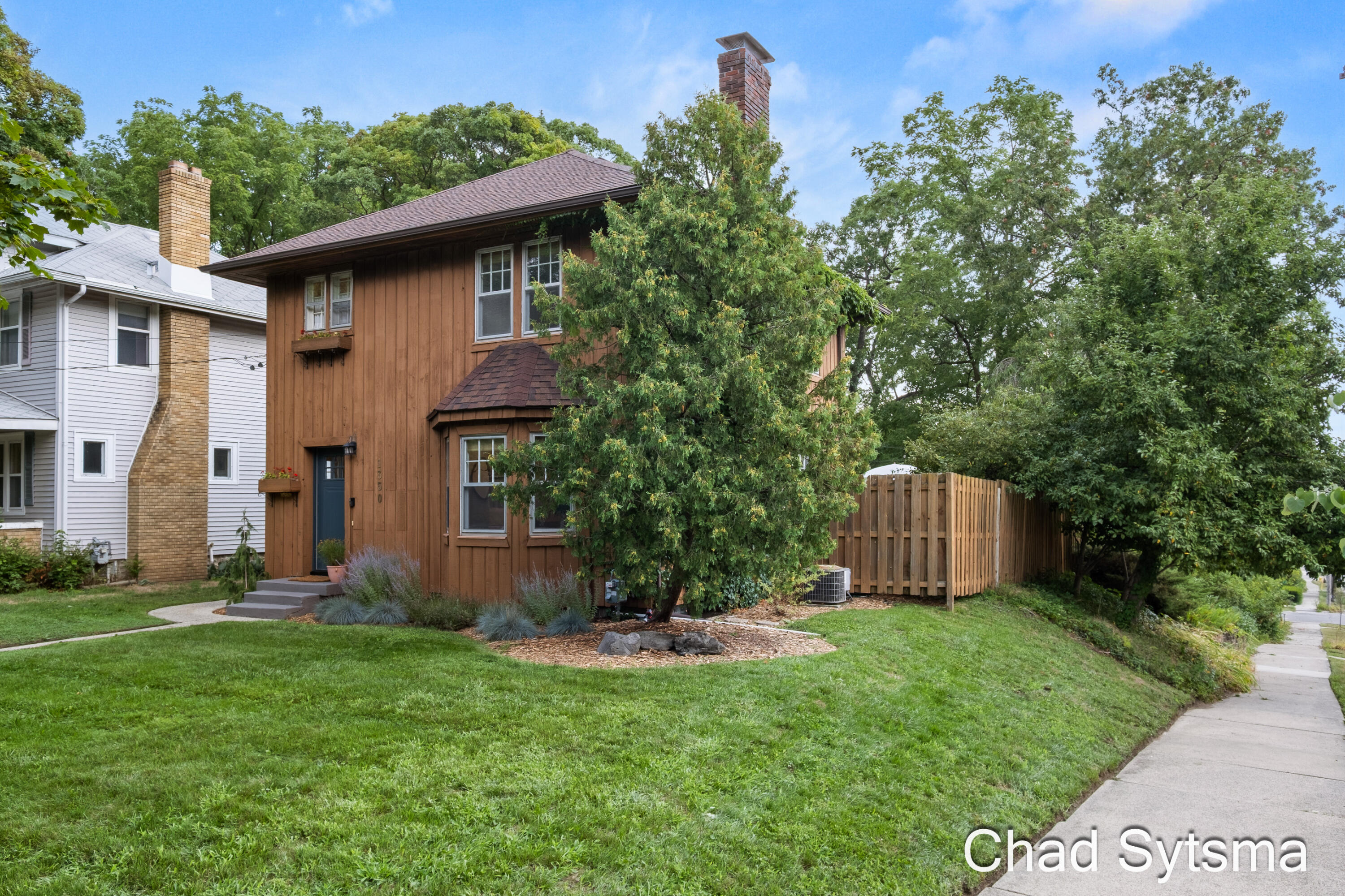 1350 Calvin Avenue SE