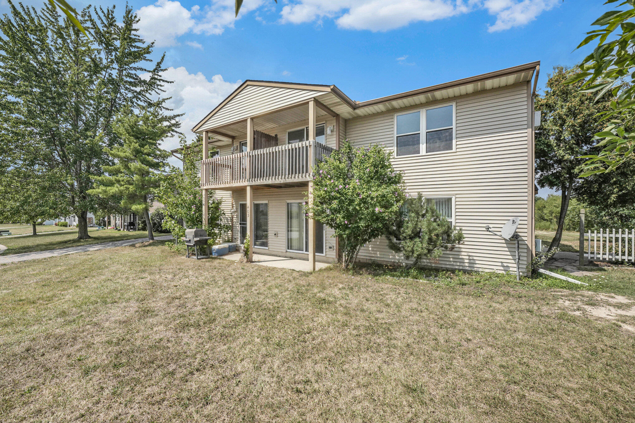 403 Stratford Way