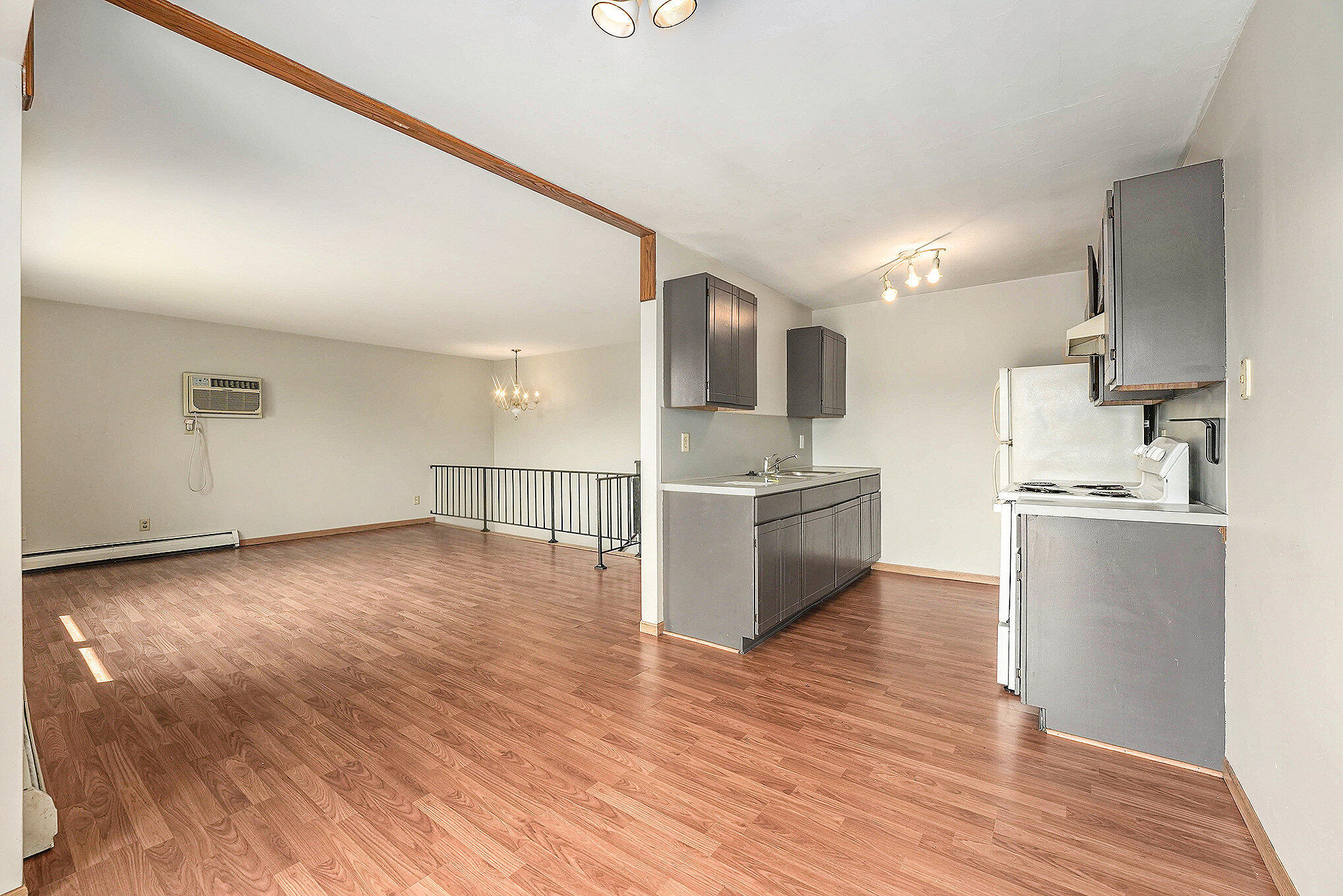 403 Stratford Way