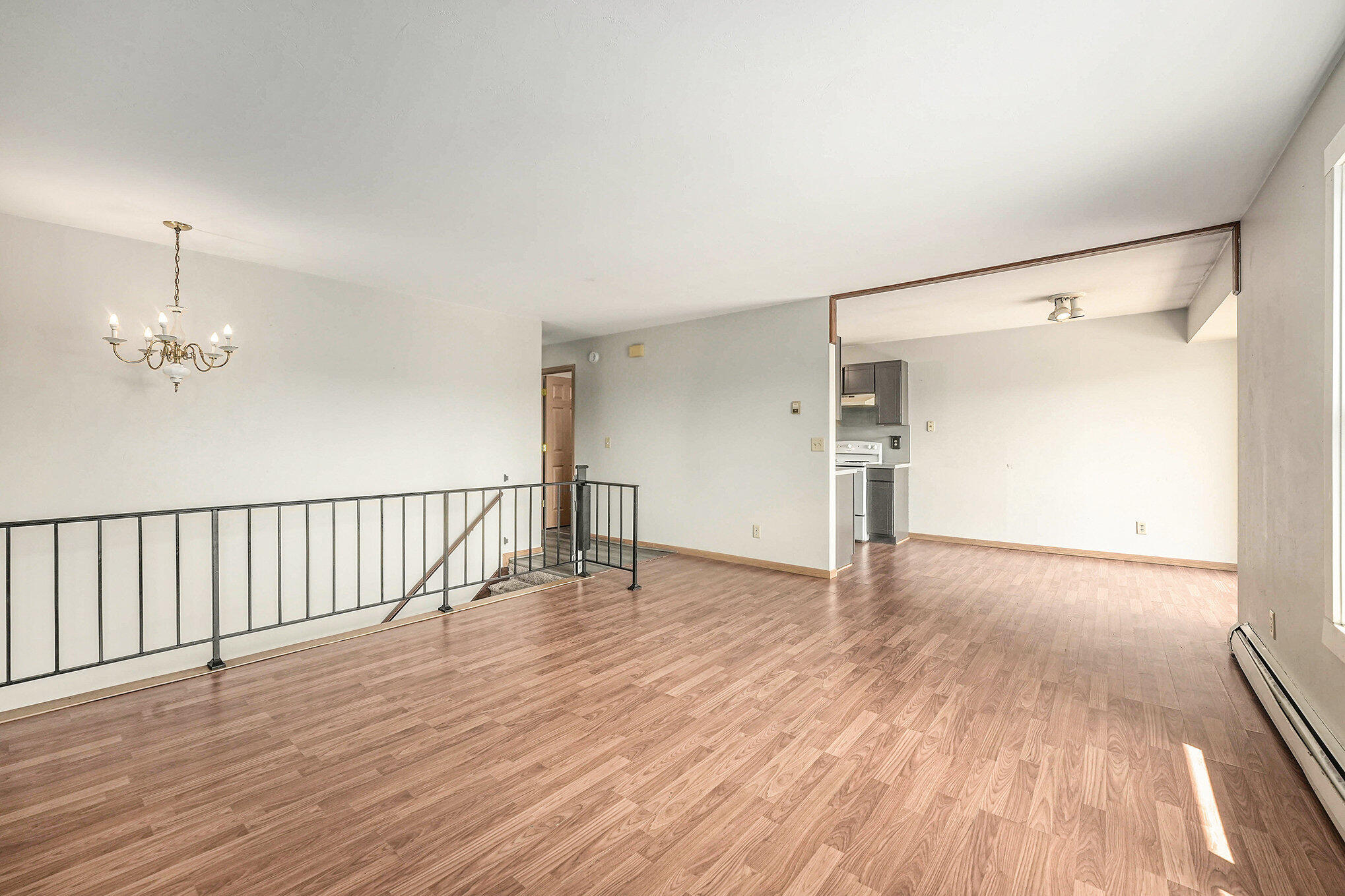 403 Stratford Way