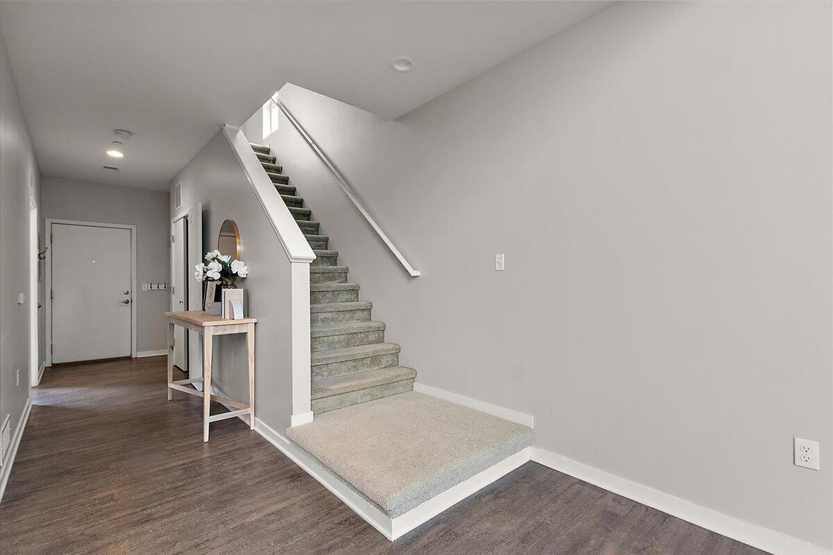 600 Douglas Street NW 600D